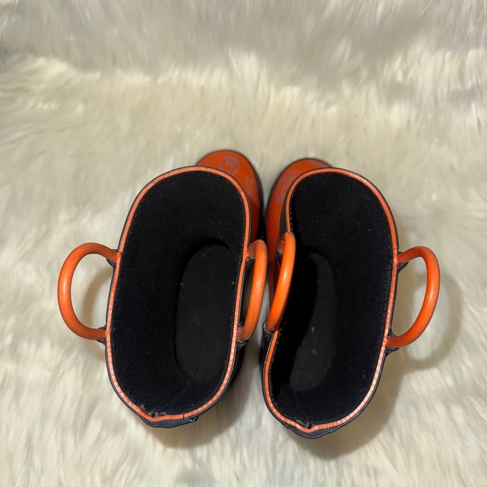 Mario Kart rain boots. Size 2 - Picture 6 of 6